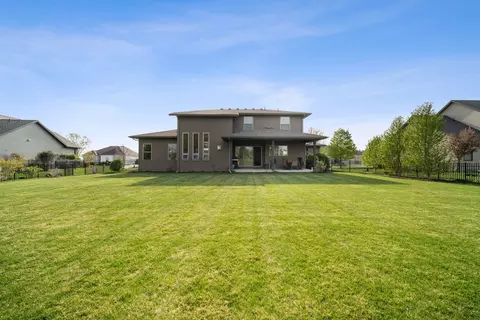 Exterior - 2712 Piney Run, Bloomington, IL 61705 photo 5 of 8