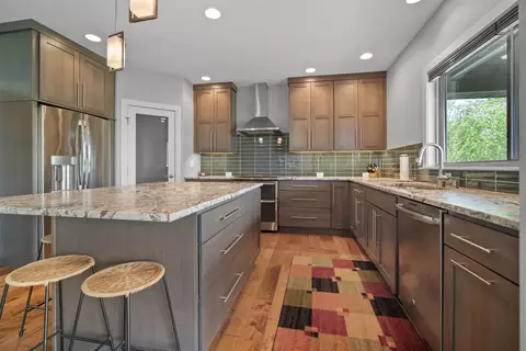 Kitchen - 2712 Piney Run, Bloomington, IL 61705 photo 2 of 5