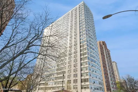 3900 N Lake Shore Dr #2C, Chicago, IL 60613