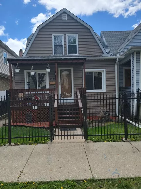 4725 W Byron St, Chicago, IL 60641