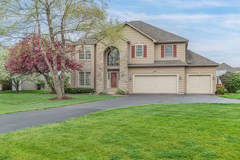 3771 Persimmon Dr, Algonquin, IL 60102