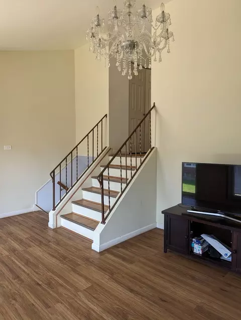 8928 Robin Dr #C, Des Plaines, IL 60016 photo 2