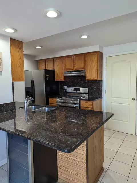 8928 Robin Dr #C, Des Plaines, IL 60016 photo 4