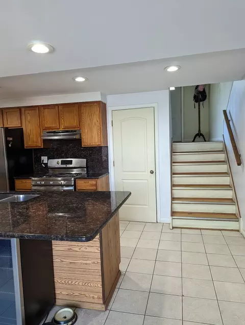 8928 Robin Dr #C, Des Plaines, IL 60016 photo 5