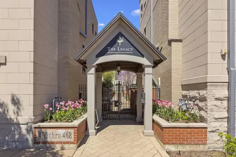 466 Pennsylvania Ave #E, Glen Ellyn, IL 60137