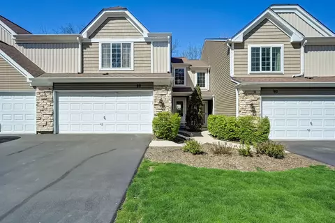 88 Cambridge Ave, Streamwood, IL 60107