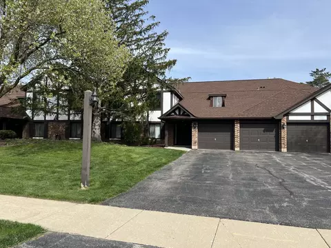 1471 Haverhill Dr #A, Wheaton, IL 60189