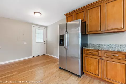 Kitchen - 25 W060 Armbrust Ave, Wheaton, IL 60187 photo 6 of 6