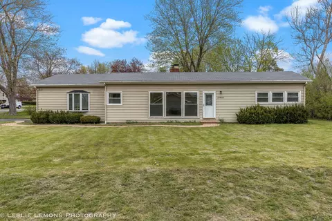 25 W060 Armbrust Ave, Wheaton, IL 60187
