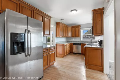 Kitchen - 25 W060 Armbrust Ave, Wheaton, IL 60187 photo 1 of 6