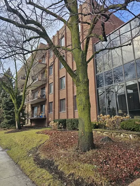 5200 Oakton St #107, Skokie, IL 60077