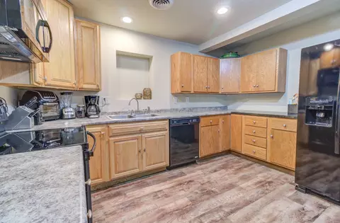 802 E Short St, Tuscola, IL 61953 photo 17