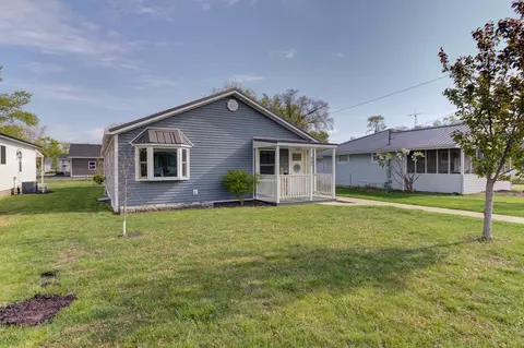 802 E Short St, Tuscola, IL 61953 photo 4