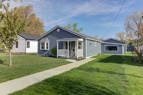802 E Short St, Tuscola, IL 61953