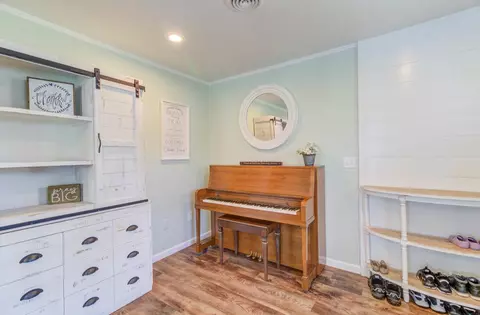 802 E Short St, Tuscola, IL 61953 photo 25