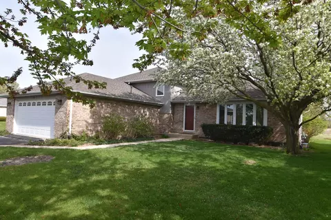 7559 W Lakeside Dr, Frankfort, IL 60423
