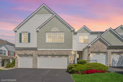 338 Gazebo Ln #52, Lombard, IL 60148