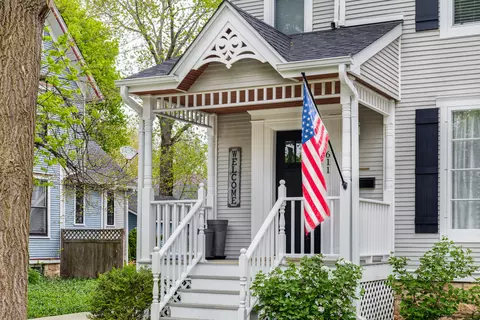 Exterior - 611 N West St, Wheaton, IL 60187 photo 2 of 10