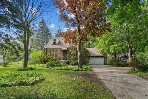63 W Algonquin Rd, Des Plaines, IL 60016