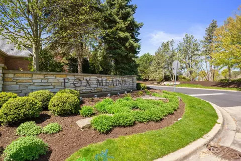 2404 Fox Meadow Ln, Northfield, IL 60093