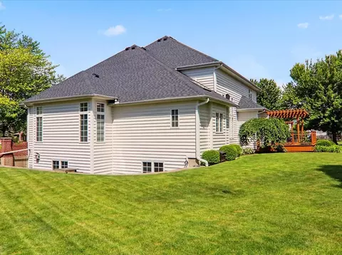 Exterior - 2111 Currant Ct, Bloomington, IL 61704 photo 7 of 17