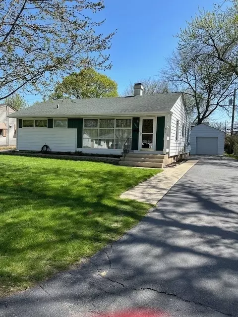 1414 S 6th St, Saint Charles, IL 60174