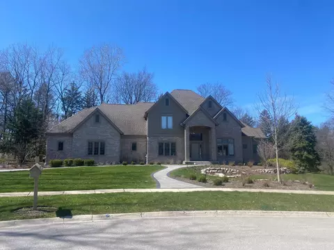 7207 Horseshoe Ct, Cary, IL 60013