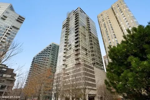 653 N Kingsbury St #1508, Chicago, IL 60654