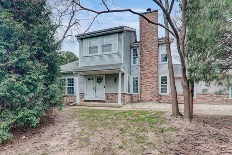 638 Dunham Rd, Gurnee, IL 60031