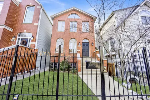 3318 N Claremont Ave, Chicago, IL 60618