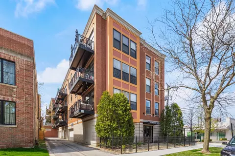 3944 N Claremont Ave #205, Chicago, IL 60618