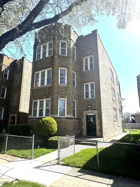 9137 S Harper Ave, Chicago, IL 60619
