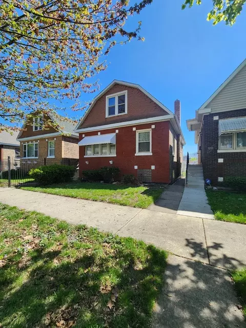 9233 S Manistee Ave, Chicago, IL 60617