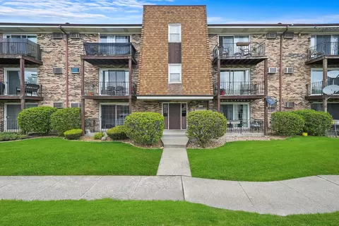 7104 99th St #106, Chicago Ridge, IL 60415
