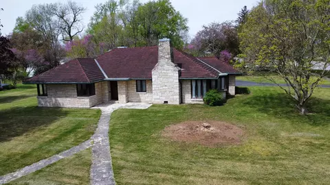 330 E Coney Ave, Watseka, IL 60970