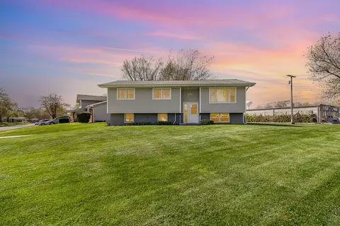 6374 Defiance Ave, Portage, IN 46368