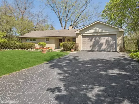 833 S Beverly Ln, Arlington Heights, IL 60005