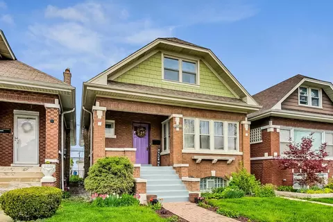 5324 W Dakin St, Chicago, IL 60641