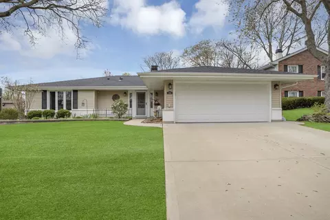 1360 Fairmont Rd, Hoffman Estates, IL 60169