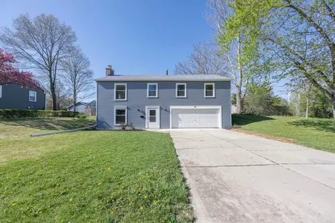 85 W Circle Dr, Montgomery, IL 60538