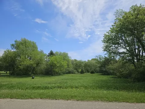 423 Chippewa Ln, Dixon, IL 61021
