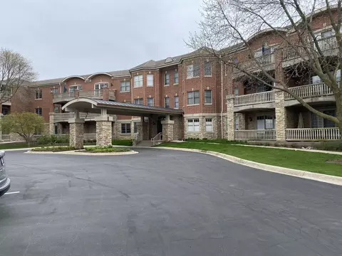940 Augusta Way #202, Highland Park, IL 60035