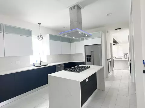 Kitchen - 7439 S Michigan Ave, Chicago, IL 60619 photo 1 of 3