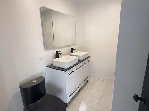 Bath - 7439 S Michigan Ave, Chicago, IL 60619 photo 1 of 3