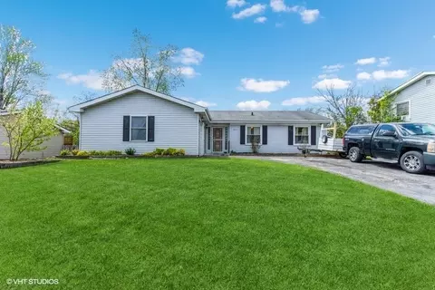 221 Grant Dr, Bolingbrook, IL 60440