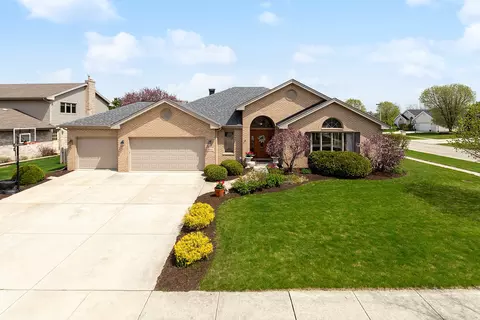 9065 Charing Cross Rd, Woodridge, IL 60517