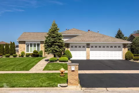 6338 Applehill Rd, Matteson, IL 60443