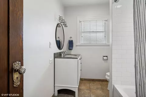 Bath - 738 Lathrop Ave, River Forest, IL 60305 photo 1 of 1
