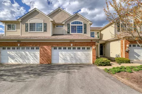 10039 Cummings St, Huntley, IL 60142