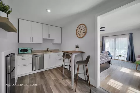 Kitchen - 2209 Blacksmith Dr, Wheaton, IL 60189 photo 3 of 4
